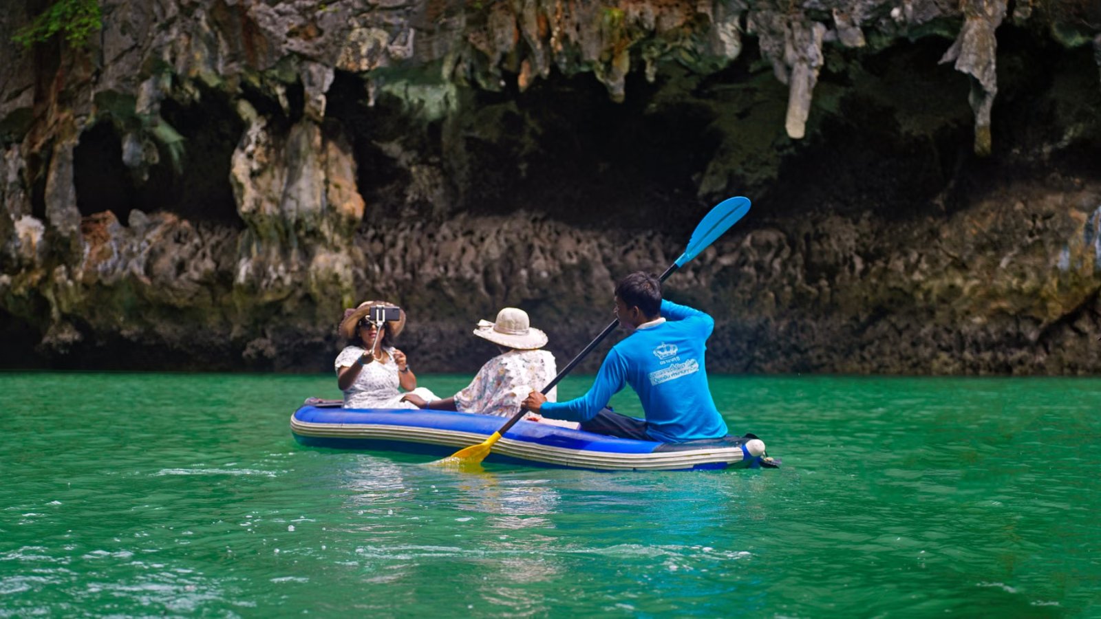 Kayak the sea caves