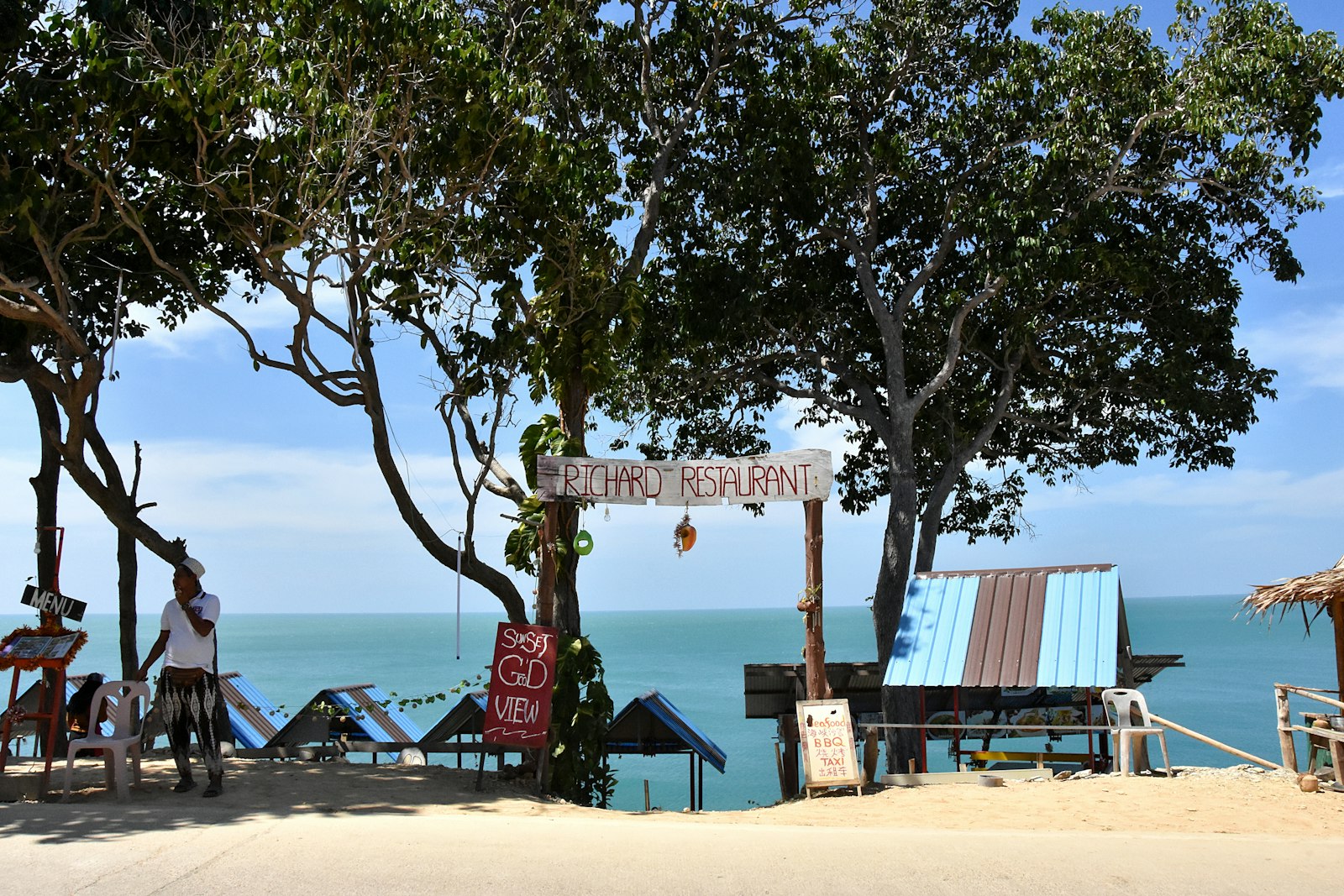 A quiet island beach on a Koh Lanta day trip