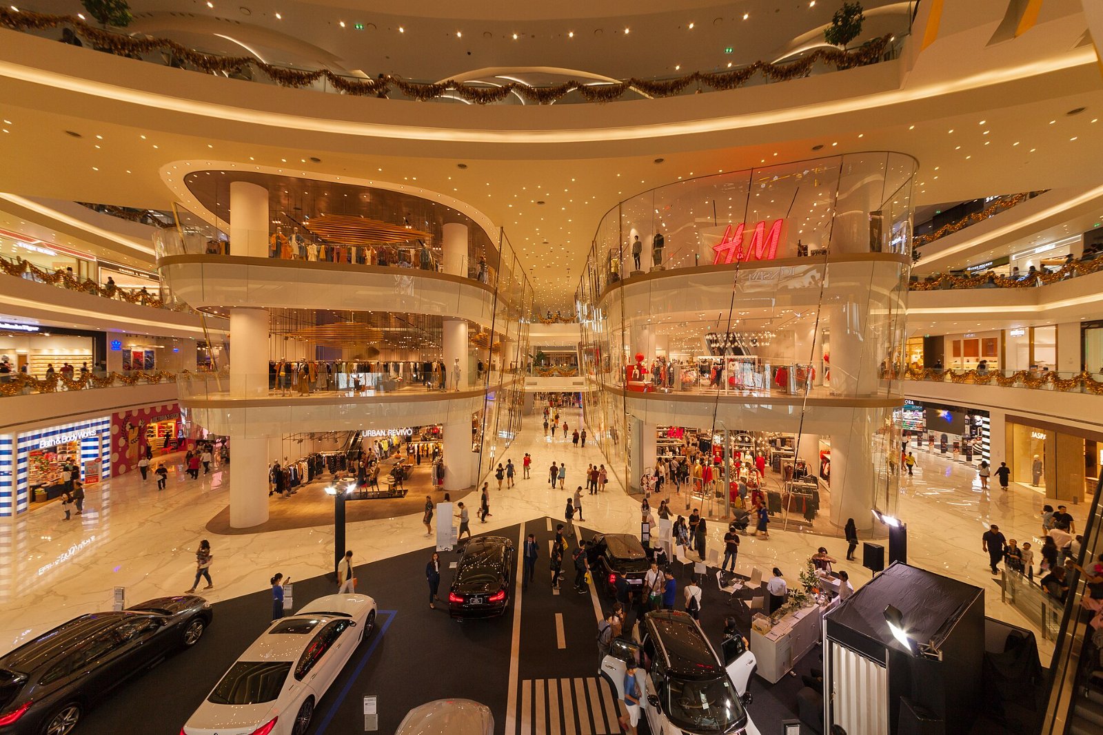 The soaring riverside atrium of ICONSIAM