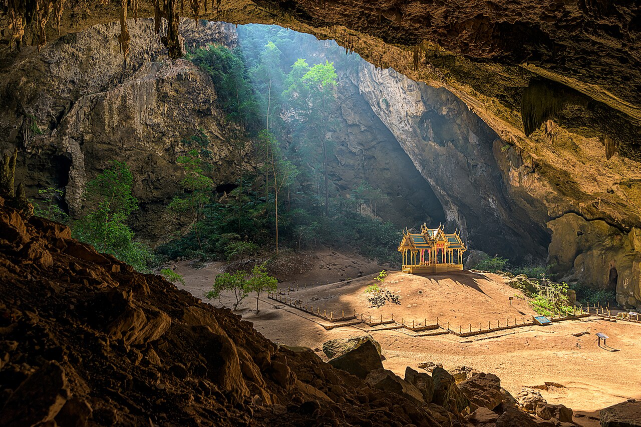 Phraya Nakhon Cave pavilion
