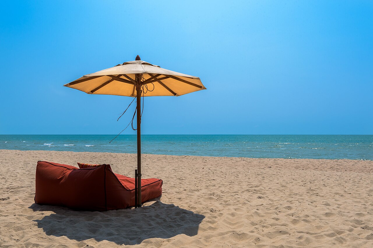 Cha-am beach