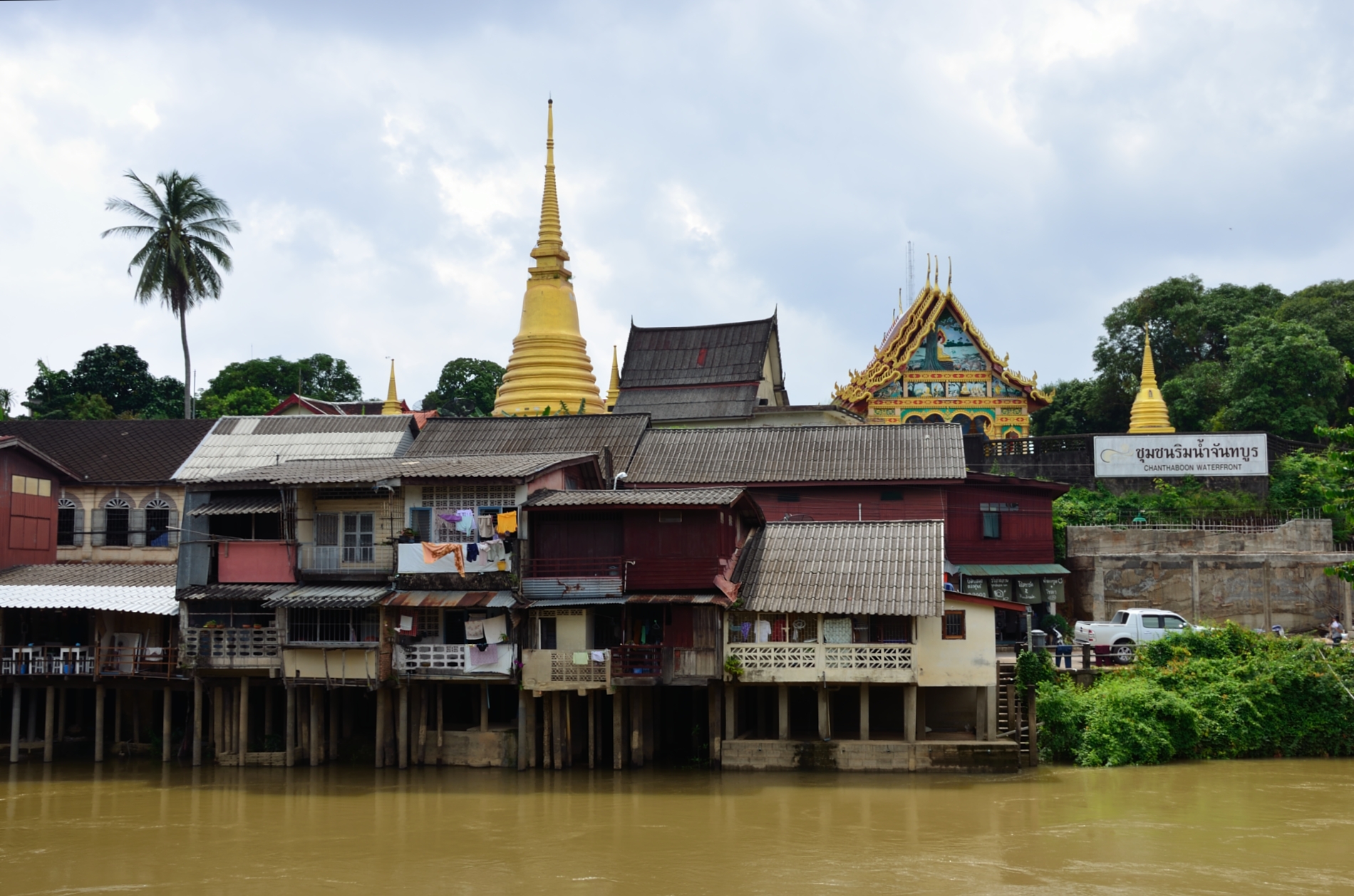 Chanthaboon riverside old town