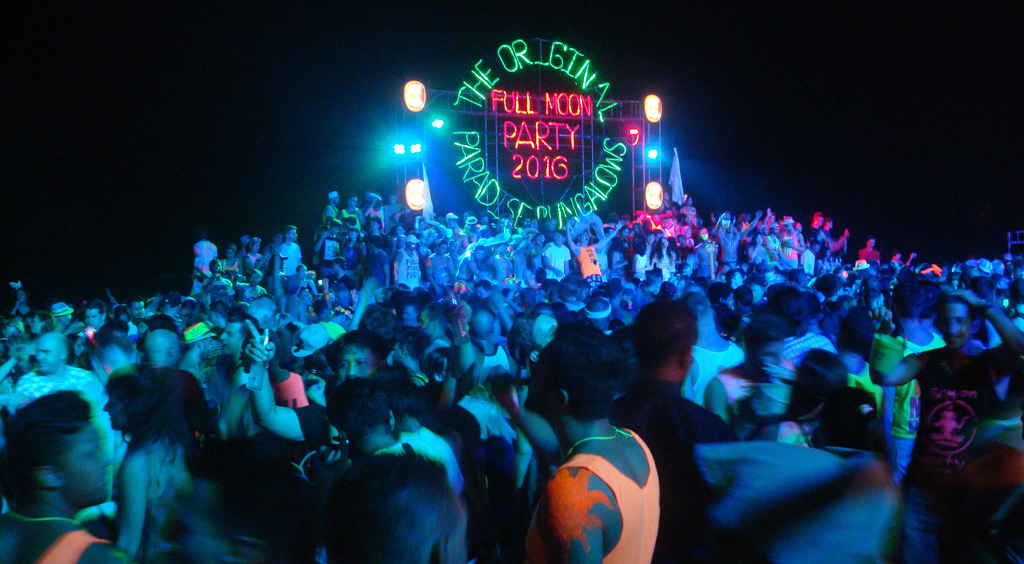 Full Moon Party crowd on Haad Rin beach at night