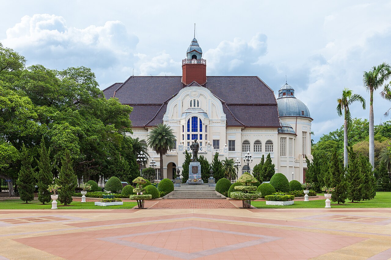 Ban Puen Palace