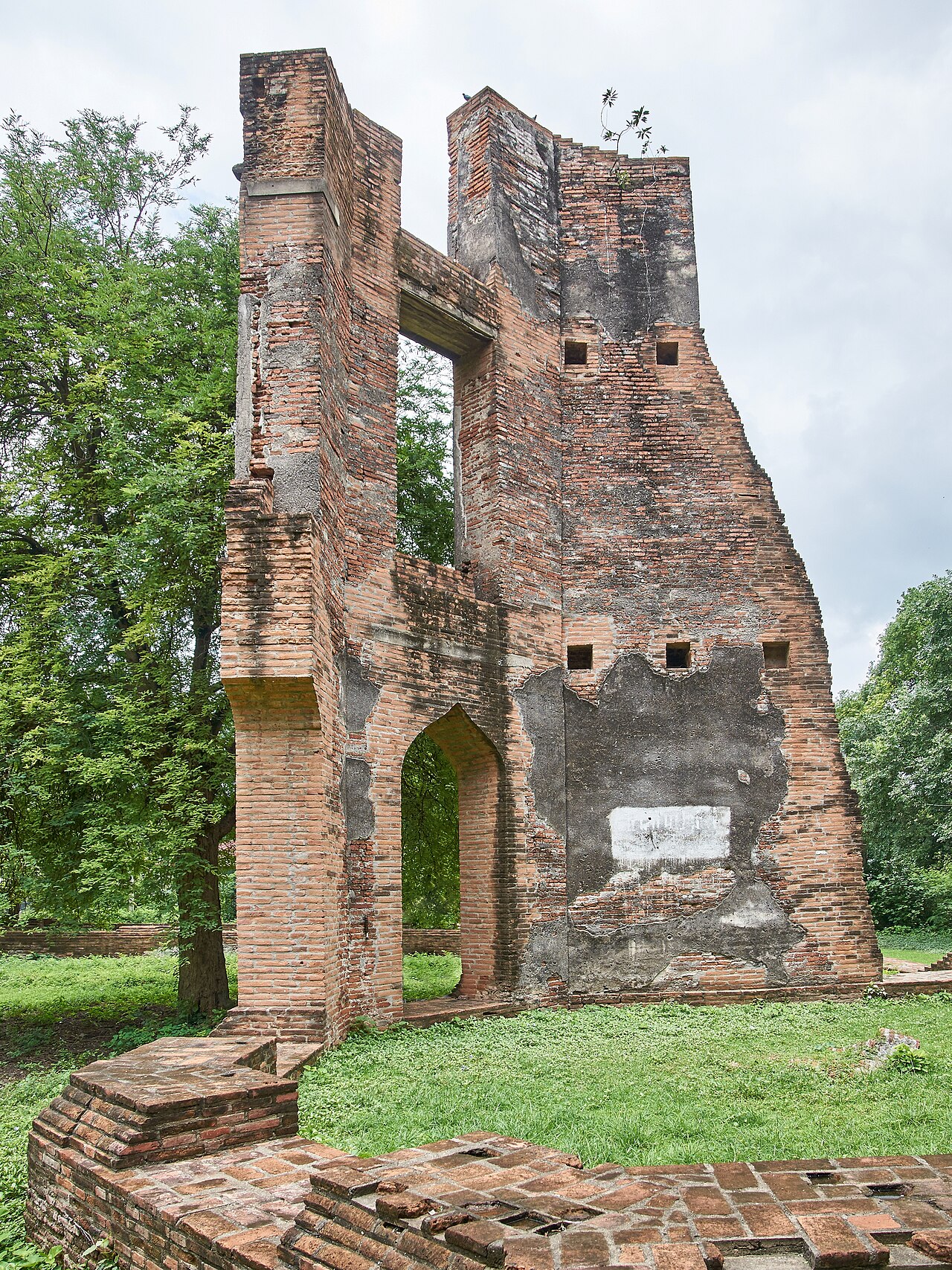 Wat San Paolo observatory ruin